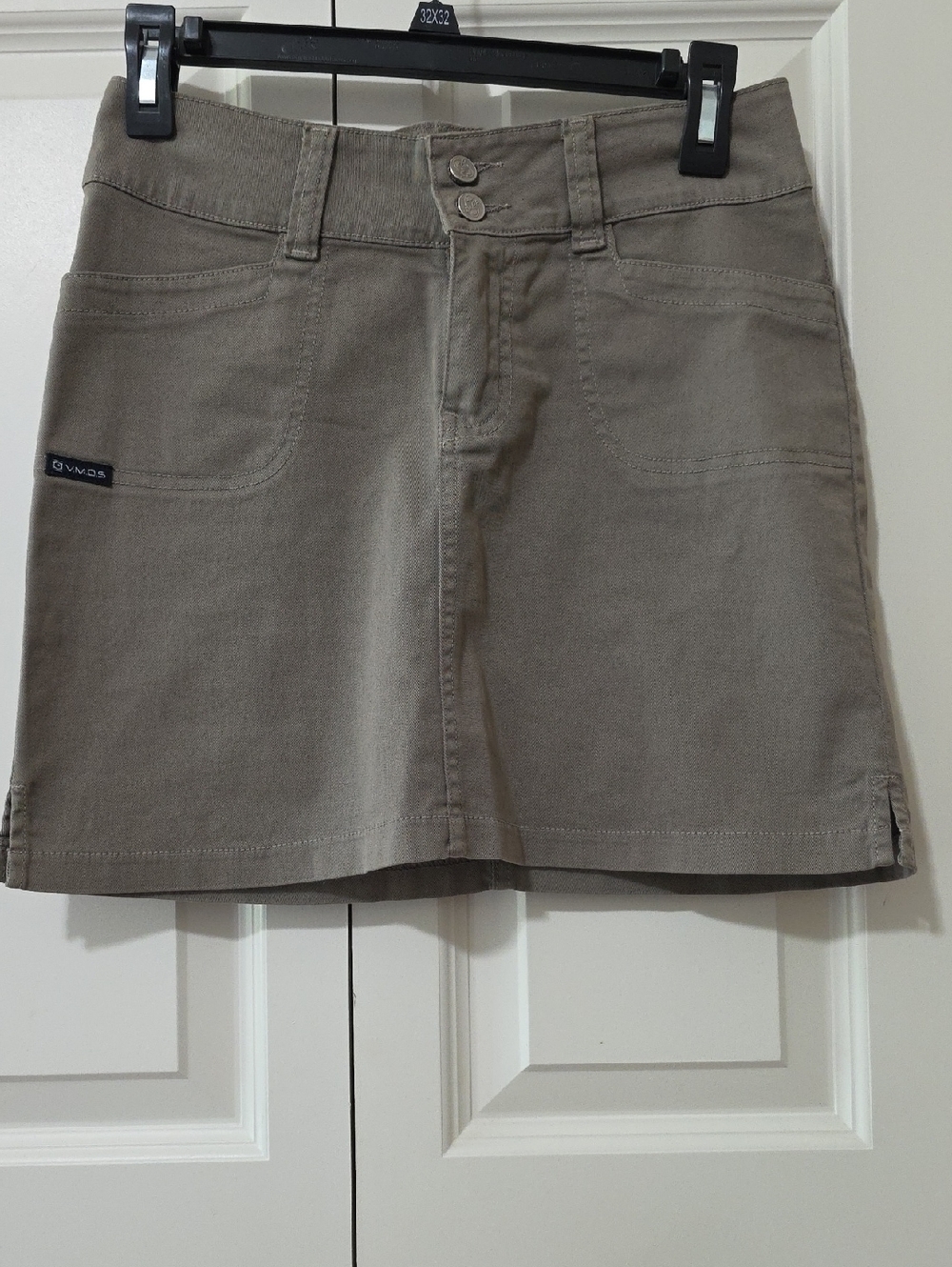 Vineyard Vines Taupe Cotton Skirt with Front Pockets